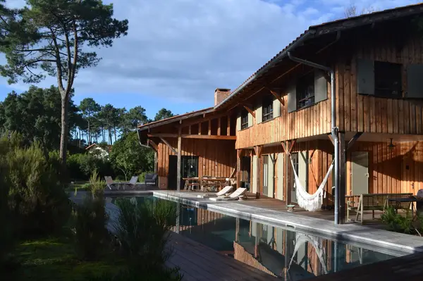 Piscine de la Villa au soleil